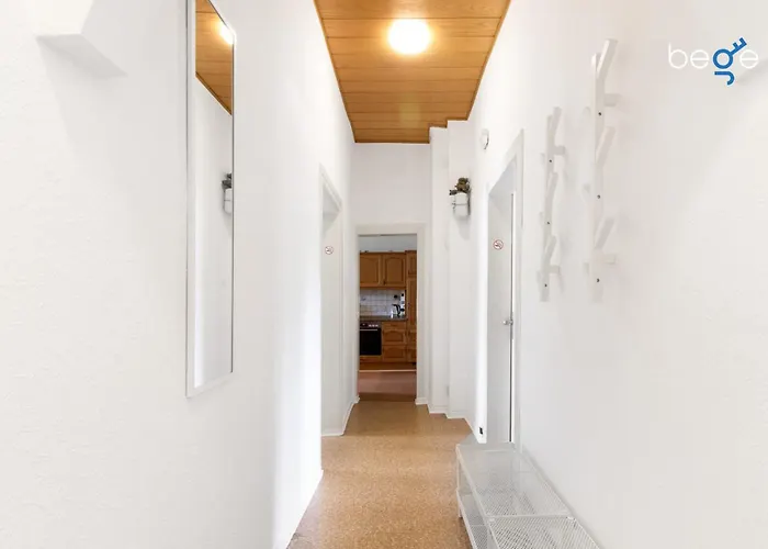 Bege Company Lejlighed *